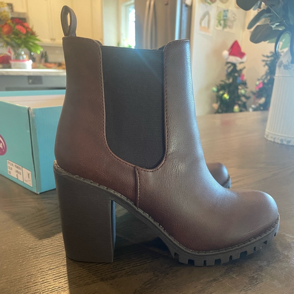 Chunky heel booties